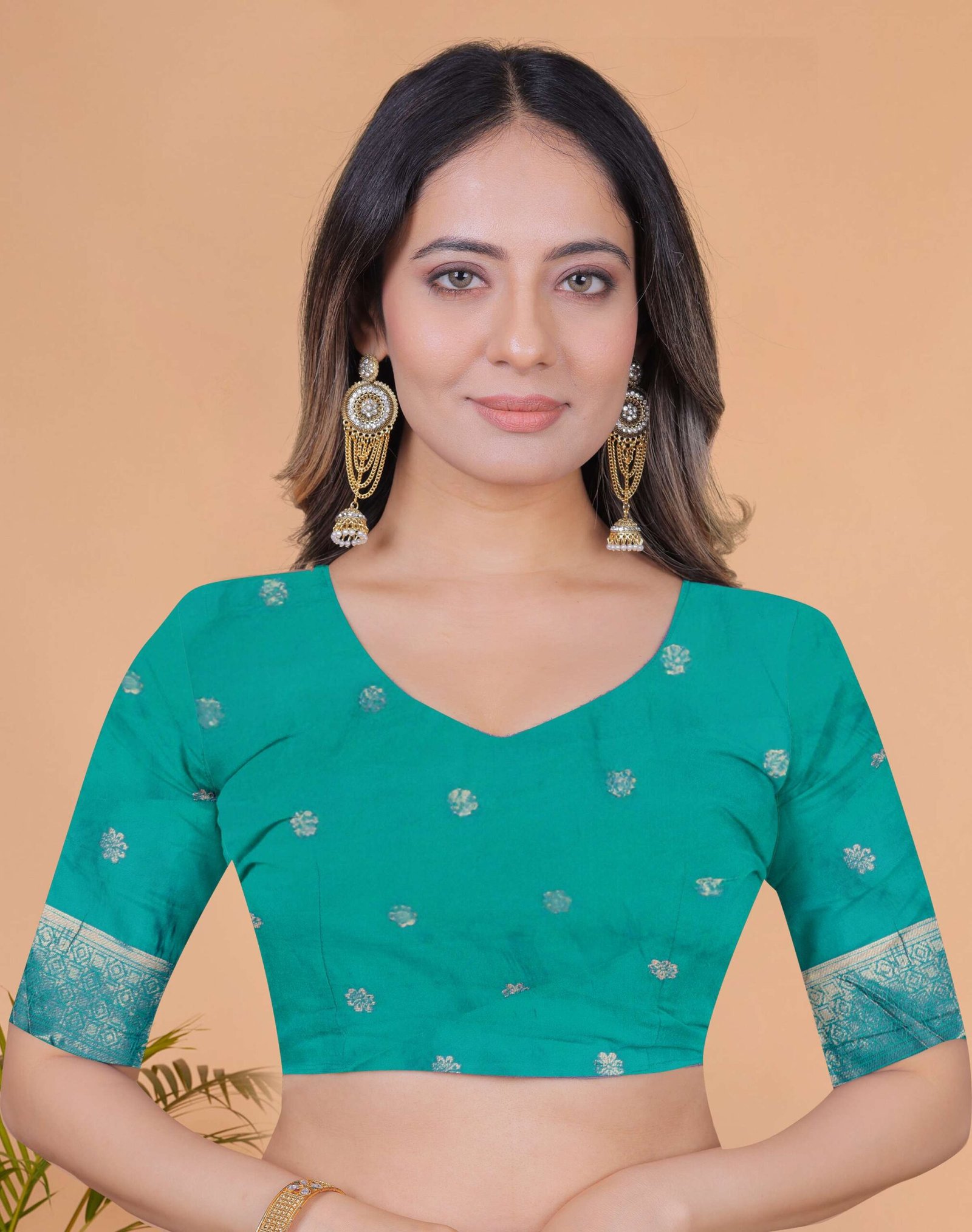 Emerald Elegance Banarasi Silk Saree with Lavender Base, Green Zari Border & Peacock Motifs | Wedding, Festive & Traditional Wear - Image 2